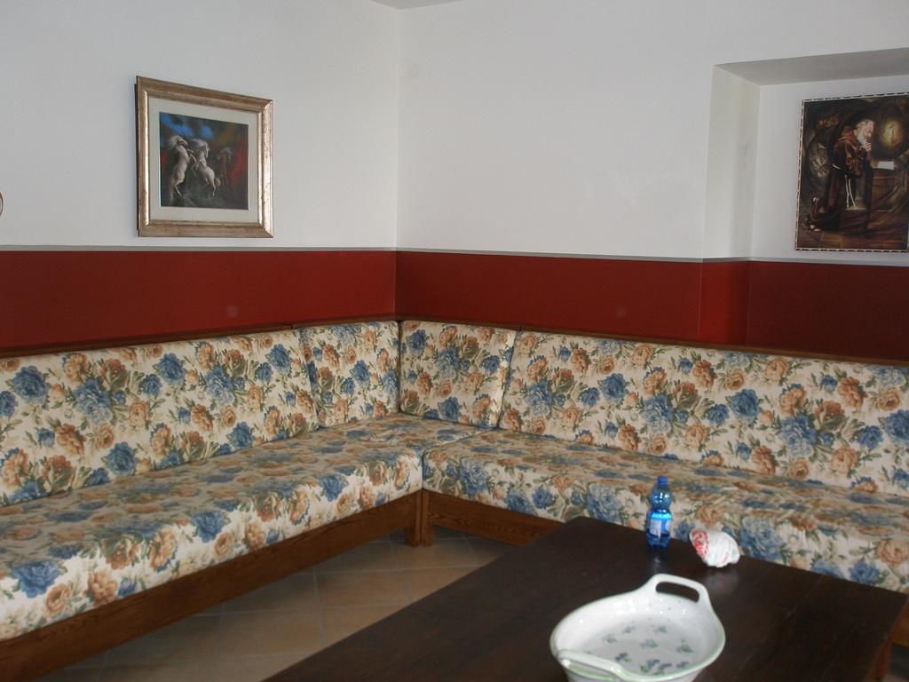 Convento Cappuccini Casa S. Paolo Hotel Viterbo Kamer foto